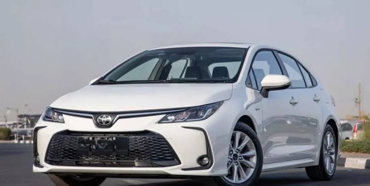 Corolla GLI White for rent